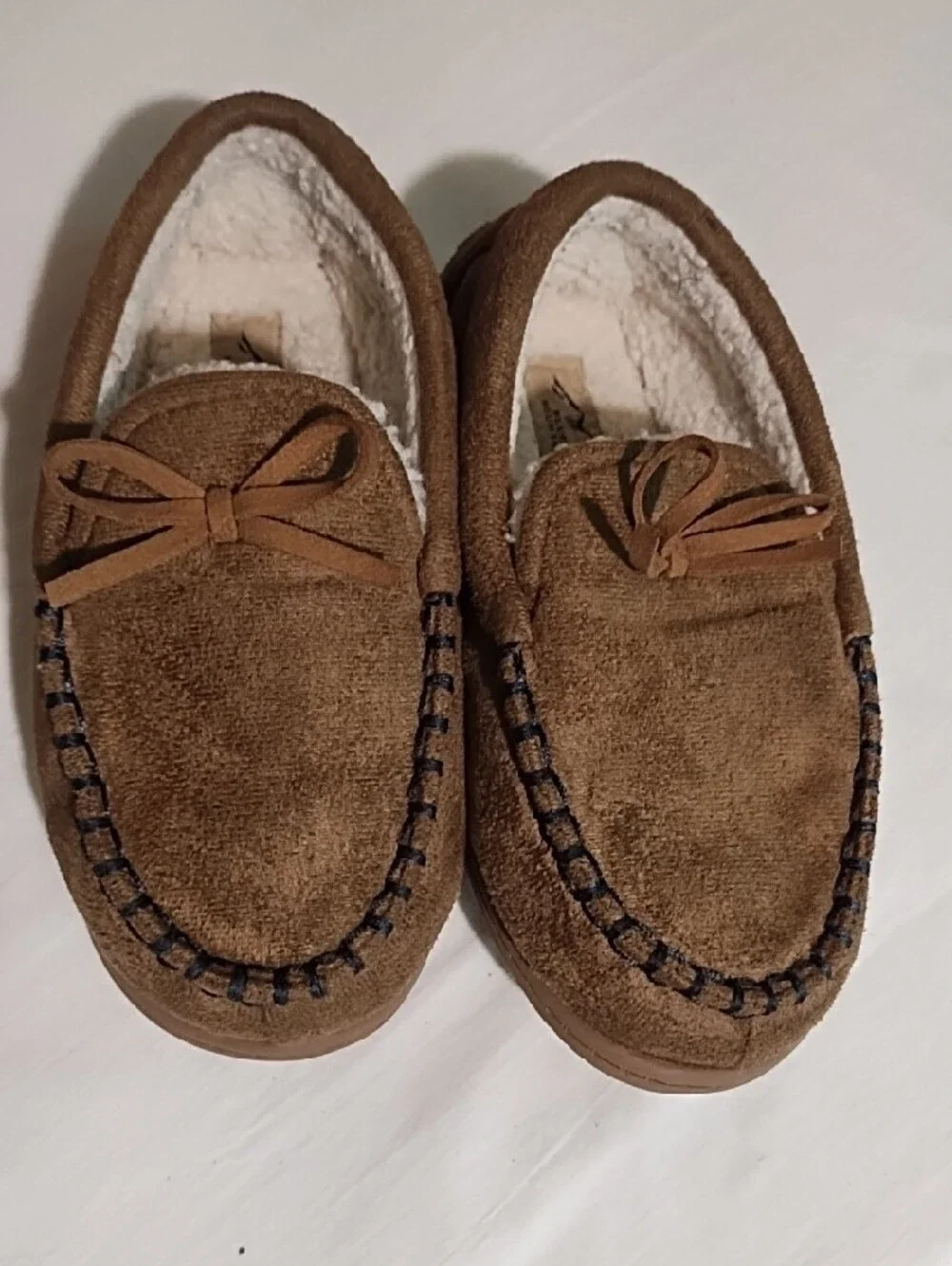 Cozy Suede Moccasin Slippers in Chestnut Brown Kids 13/1. VGC.